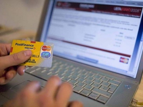In queste settimane una pioggia di messaggi ingannevoli naviga sul web