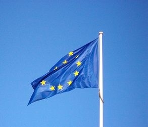 Pagamenti elettronici, nuove regole per bancomat e carte di credito