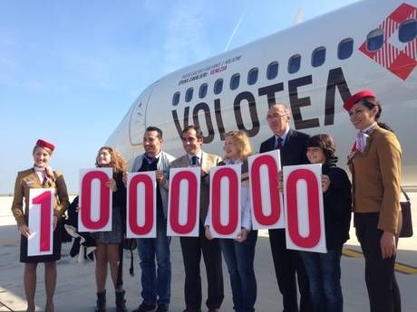 Volotea premia a Venezia la milionesima passeggera