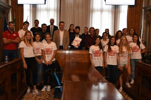 Il Cus porta il volley nel cuore della città