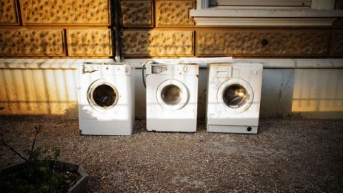 Troppe le lavatrici & c. smaltite fuori dalla differenziata