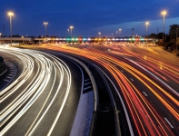 immagine: La fibra ottica per internet viaggerà in autostrada