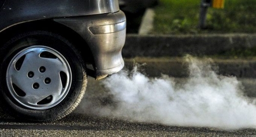 Le vetture diesel sono inquinati e le città possono vietarle
